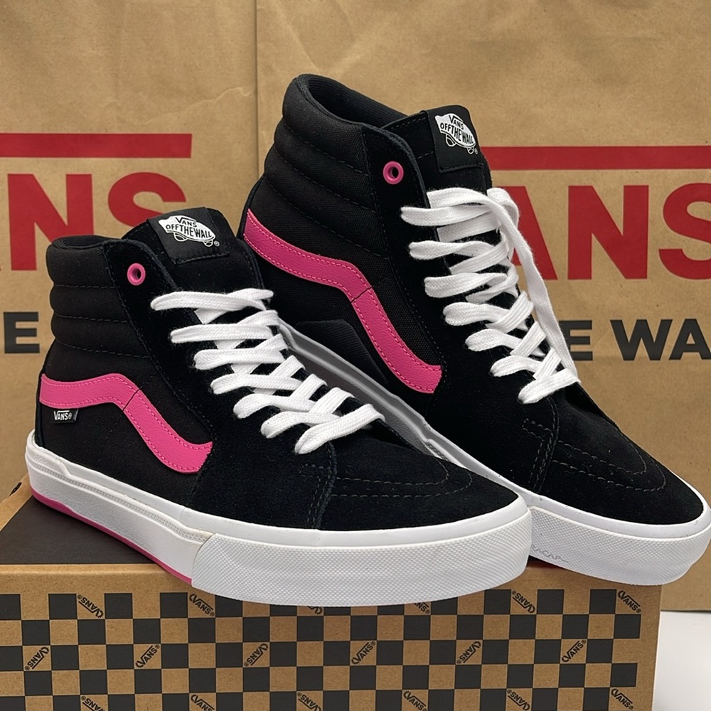 Vans Men’s Bmx Sk8-Hi Black/Magenta
VN0005V0KMN Sneakers - Picture 5 of 16